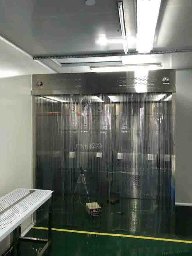 負(fù)壓稱(chēng)量罩結(jié)構(gòu)圖由初效、中效、高效、風(fēng)機(jī)等部件組成 負(fù)壓稱(chēng)量罩結(jié)構(gòu)圖由初效、中效、高效、風(fēng)機(jī)等部件組成