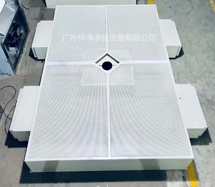 層流送風(fēng)天花通過(guò)高效過(guò)濾器過(guò)濾后的空氣以均勻流速向下送風(fēng) 層流送風(fēng)天花通過(guò)高效過(guò)濾器過(guò)濾后的空氣以均勻流速向下送風(fēng)