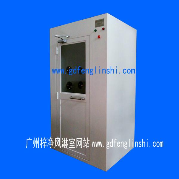 鋼板烤漆風(fēng)淋室是指風(fēng)淋室箱體及門(mén)采用A3冷軋鋼板多層酸洗不易生銹。 鋼板烤漆風(fēng)淋室是指風(fēng)淋室箱體及門(mén)采用A3冷軋鋼板多層酸洗不易生銹。